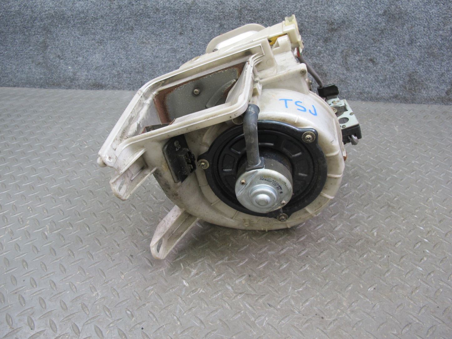 86-92 Toyota Supra MK3 Hvac Heater Blower Fan & Housing Assembly OEM