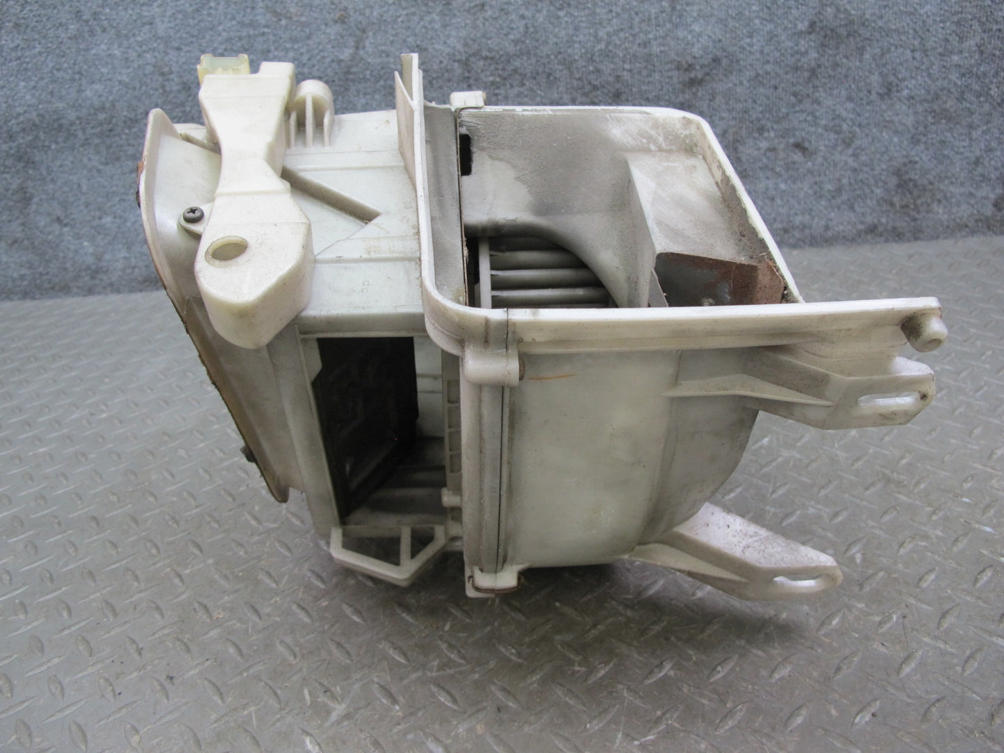 86-92 Toyota Supra MK3 Hvac Heater Blower Fan & Housing Assembly OEM