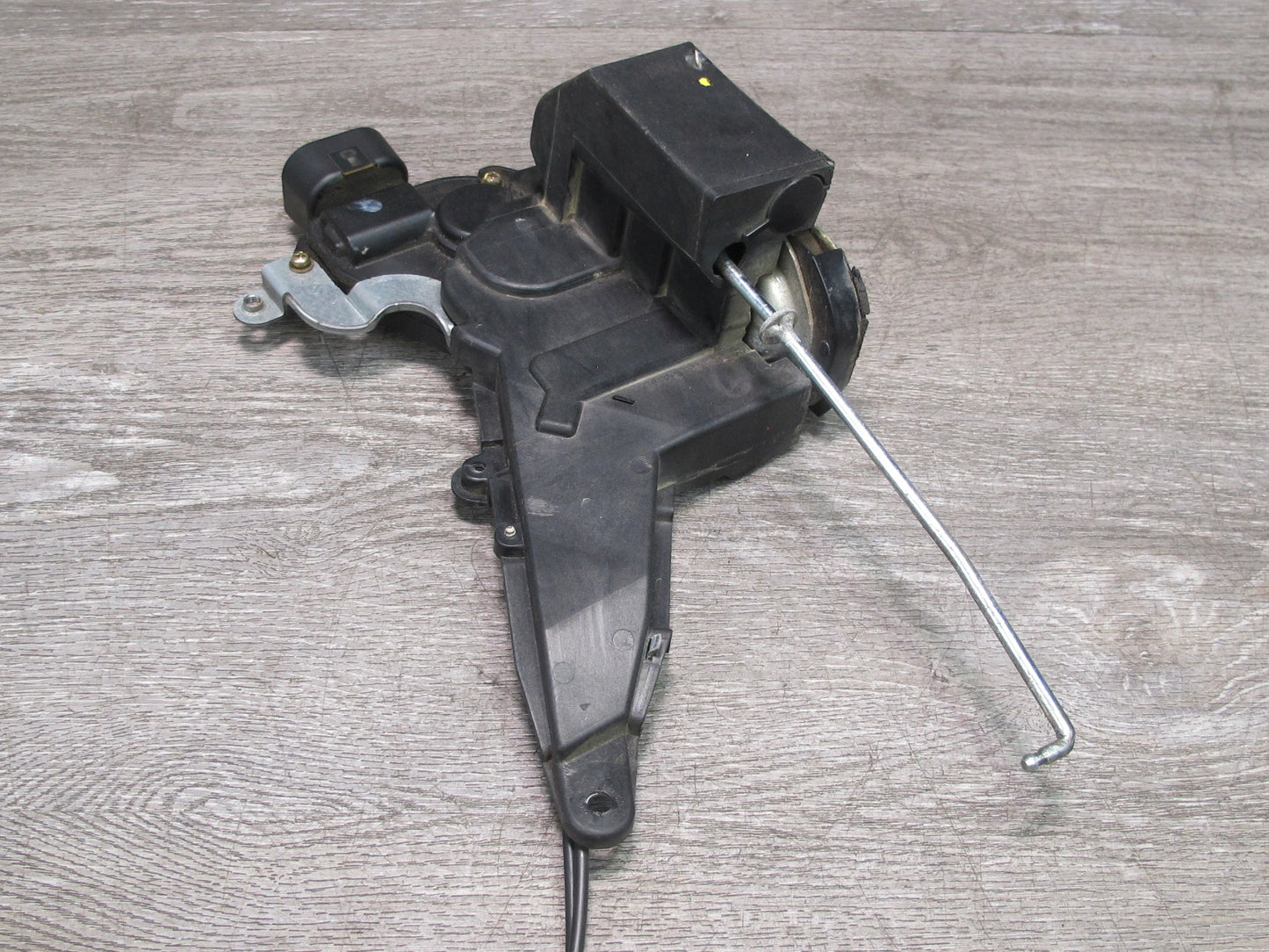01-03 Lexus JCE10L IS300 Front Right Passenger Door Lock Latch Actuator OEM