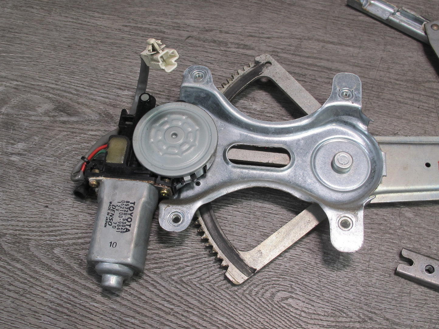 01-05 Lexus JCE10L IS300 Front Right Passenger Door Window Regulator w Motor OEM