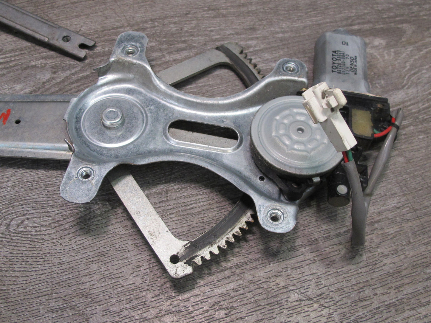 01-05 Lexus JCE10L IS300 Front Right Passenger Door Window Regulator w Motor OEM