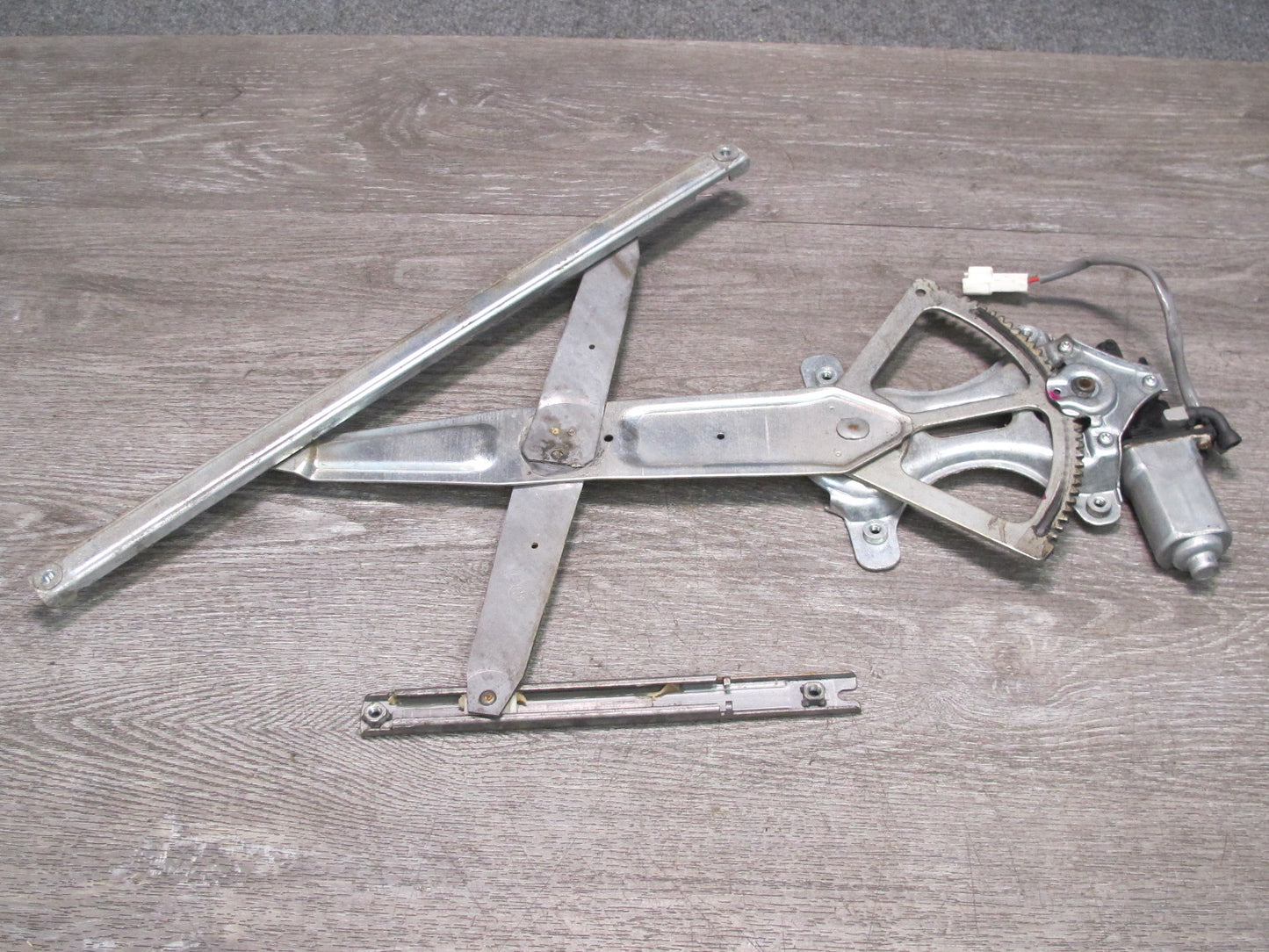 01-05 Lexus JCE10L IS300 Front Right Passenger Door Window Regulator w Motor OEM