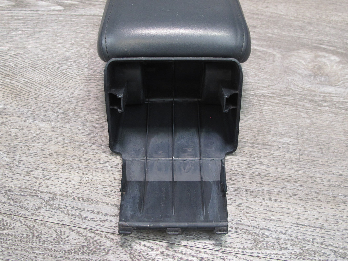 02-05 Lexus JCE10L IS300 Center Console Leather Armrest w Bracket Black OEM