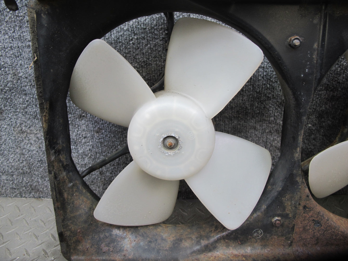 85-86 Toyota MR2 4AGELC A/T Engine Radiator Dual Cooling Fan Motor Shroud OEM