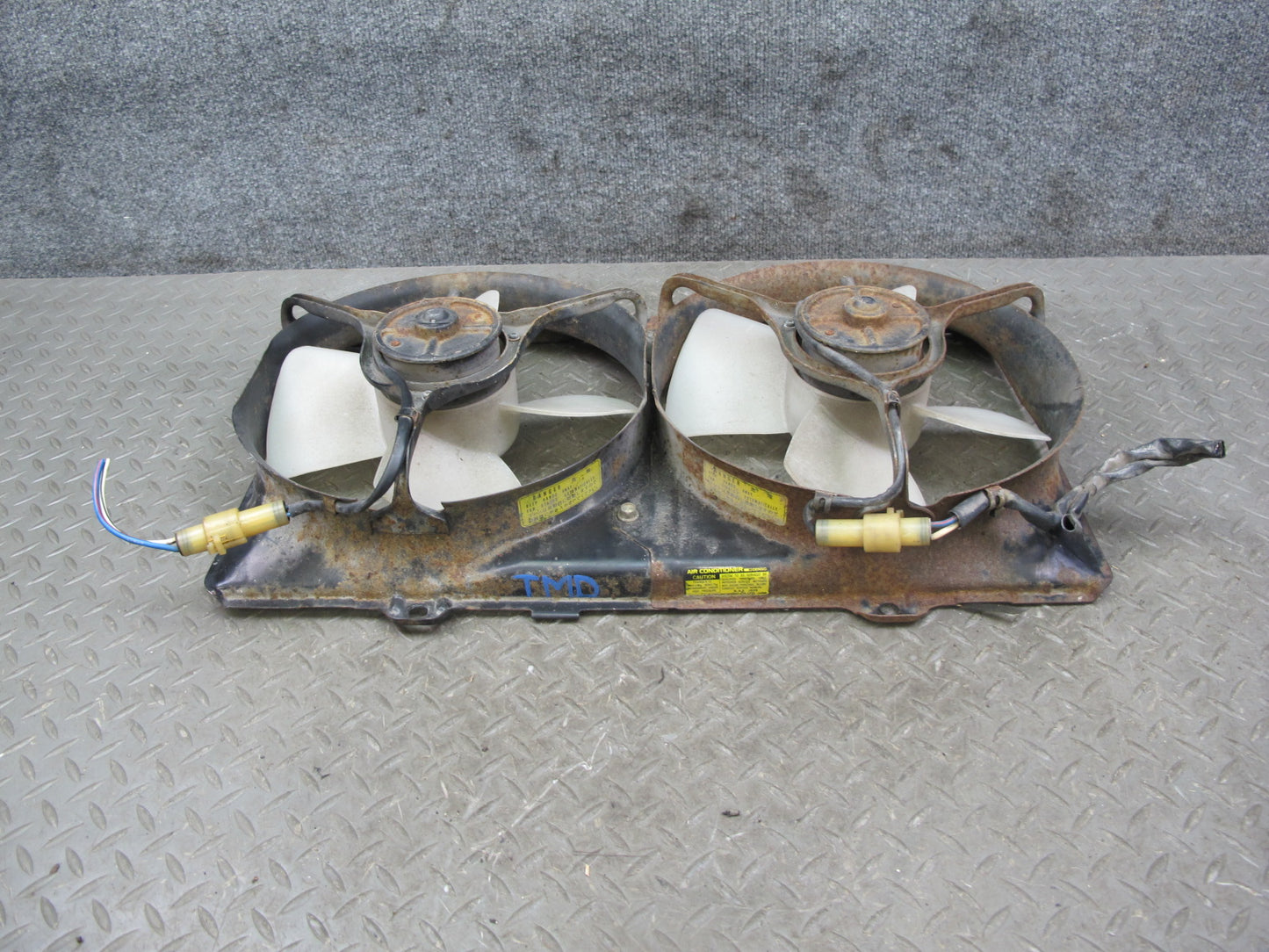 85-86 Toyota MR2 4AGELC A/T Engine Radiator Dual Cooling Fan Motor Shroud OEM