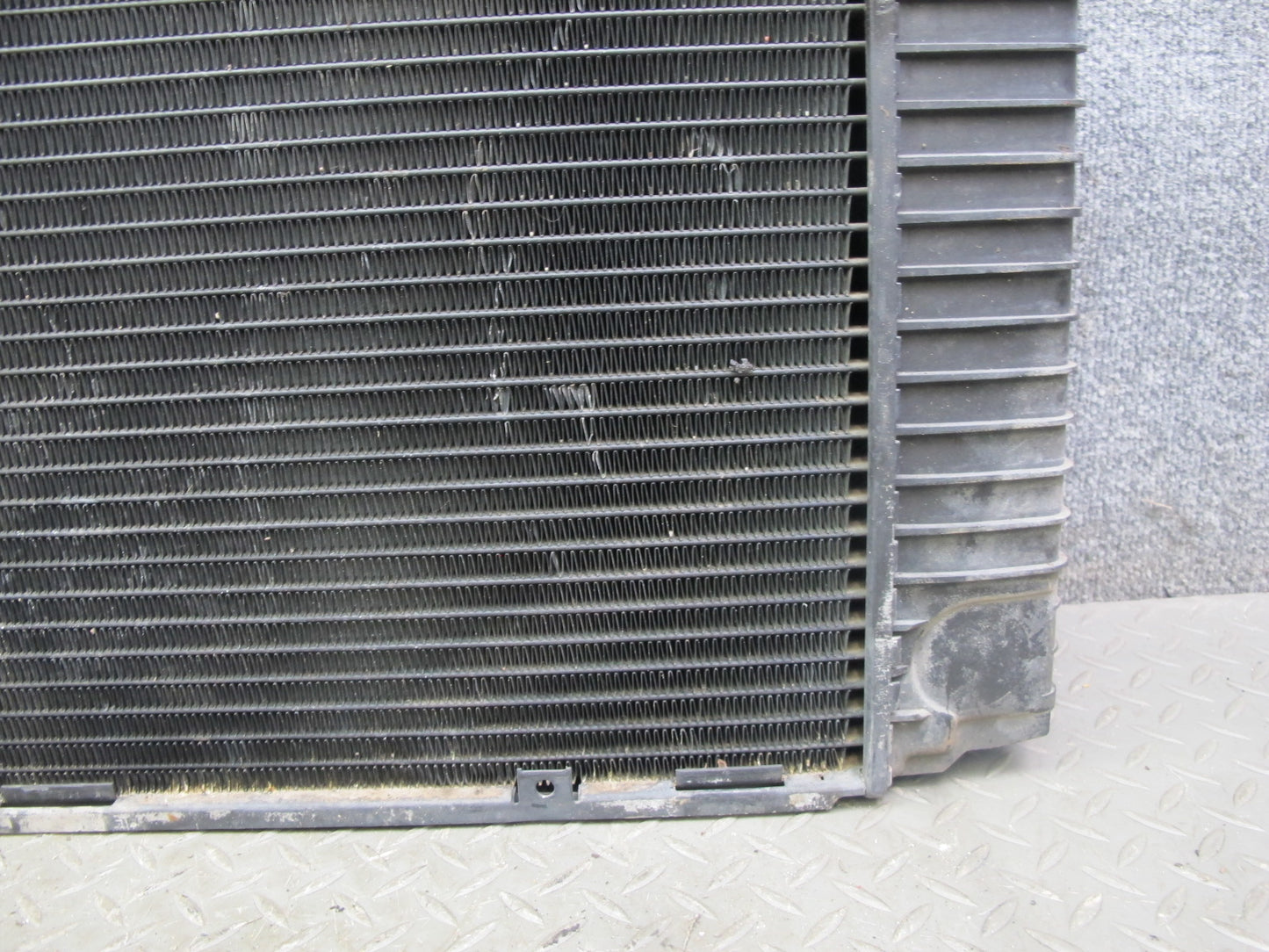 1987-1989 Porsche 928 S4 5.0L M/T Engine Motor Cooling Radiator 92810604400