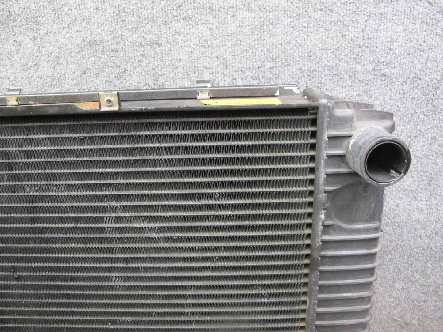 1987-1989 Porsche 928 S4 5.0L M/T Engine Motor Cooling Radiator 92810604400