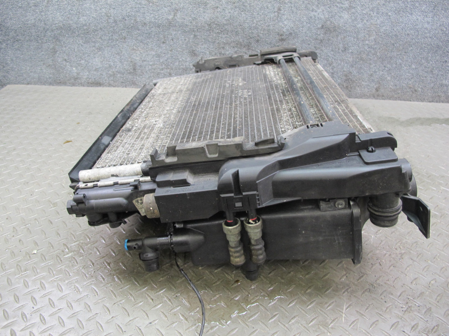 03-06 BMW E46 M54 MT Engine Radiator A/C Condenser Oil Cooler Fan Shroud Set OEM
