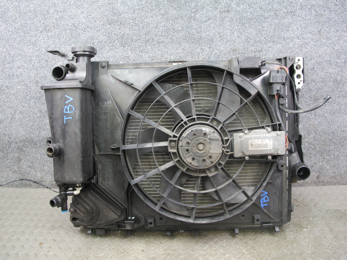 03-06 BMW E46 M54 MT Engine Radiator A/C Condenser Oil Cooler Fan Shroud Set OEM