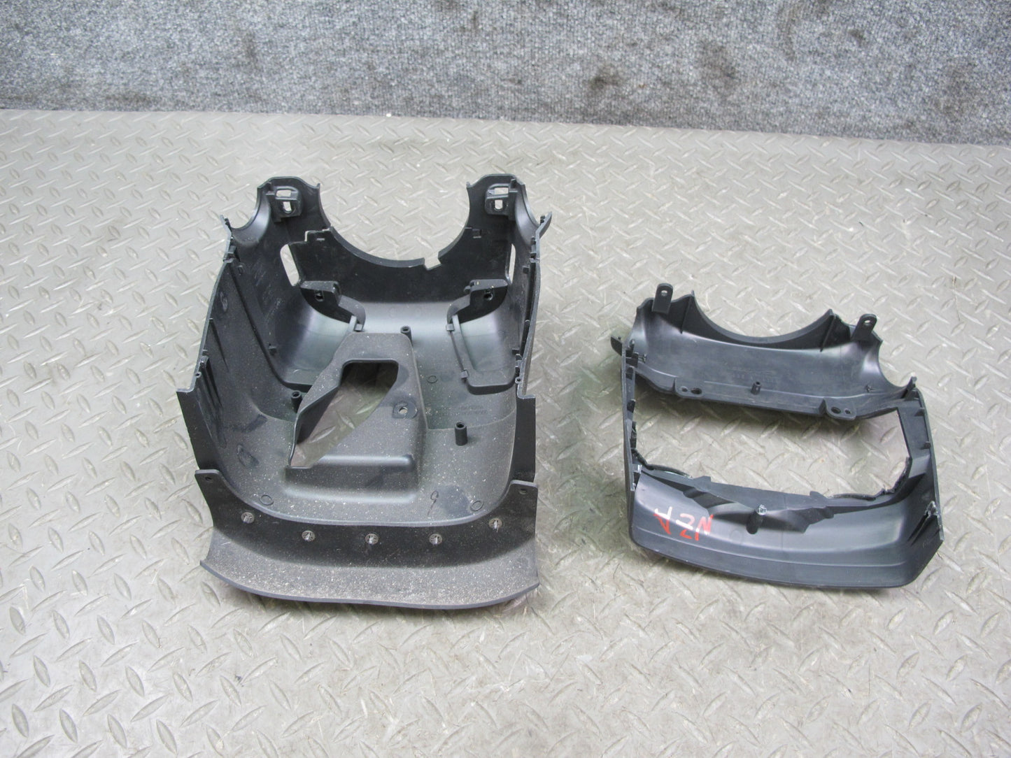 09-20 Nissan 370Z Z34 A/T Steering Column Upper & Lower Trim Cover Assembly OEM