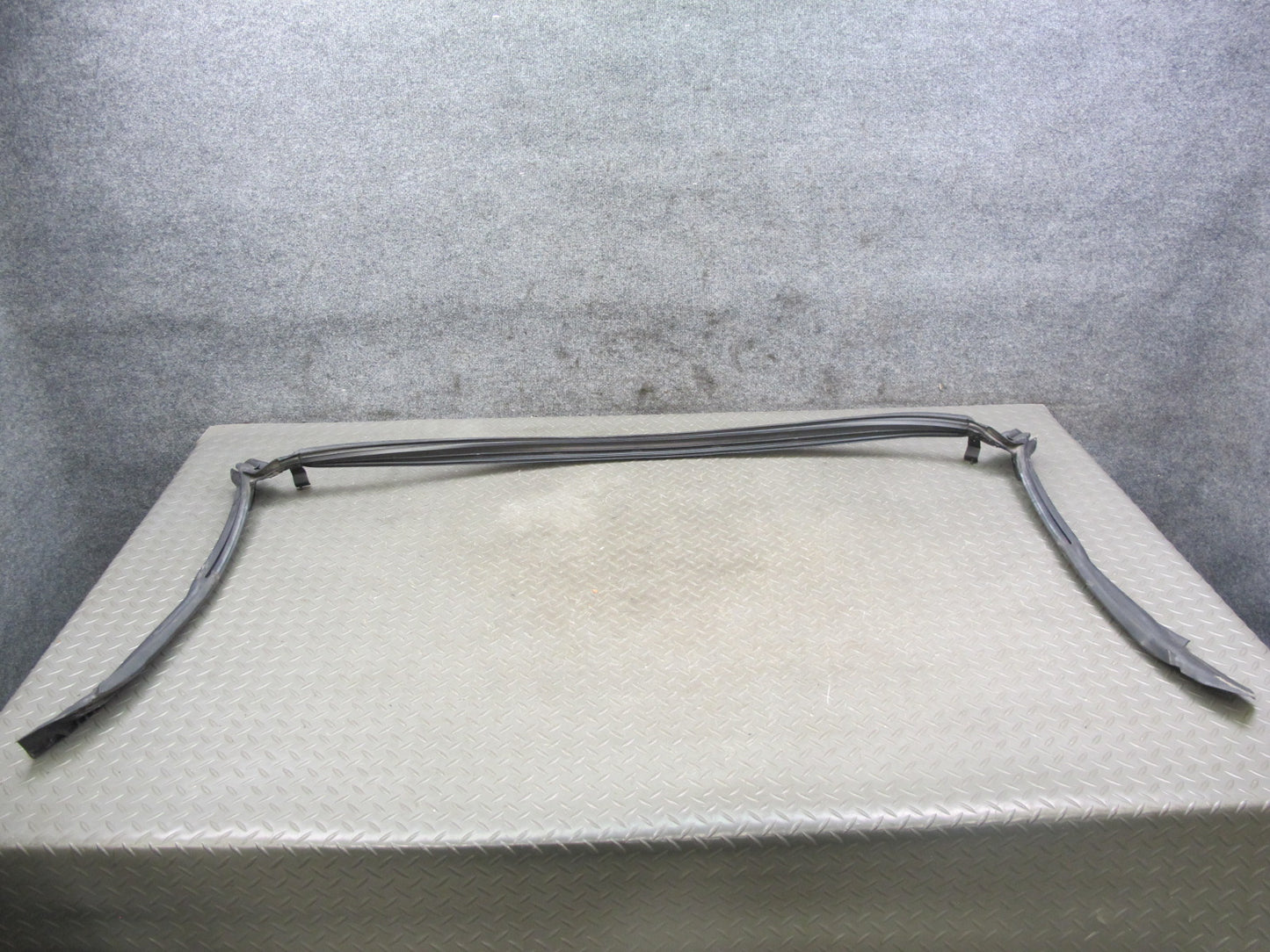 10-19 Nissan 370Z Convertible Windshield LET & Right Door Weatherstrip Set OEM