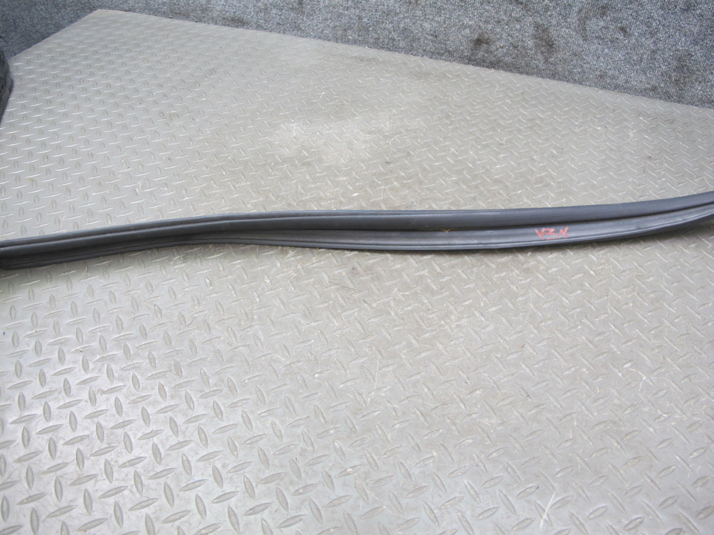 10-19 Nissan 370Z Convertible Windshield LET & Right Door Weatherstrip Set OEM