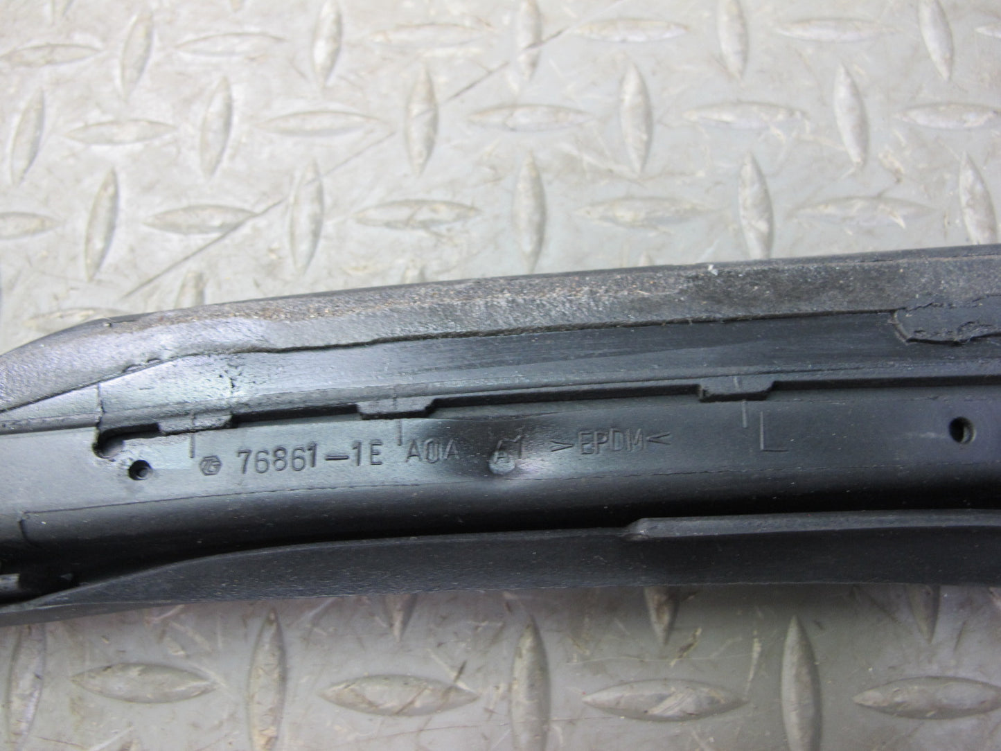 10-19 Nissan 370Z Convertible Windshield LET & Right Door Weatherstrip Set OEM