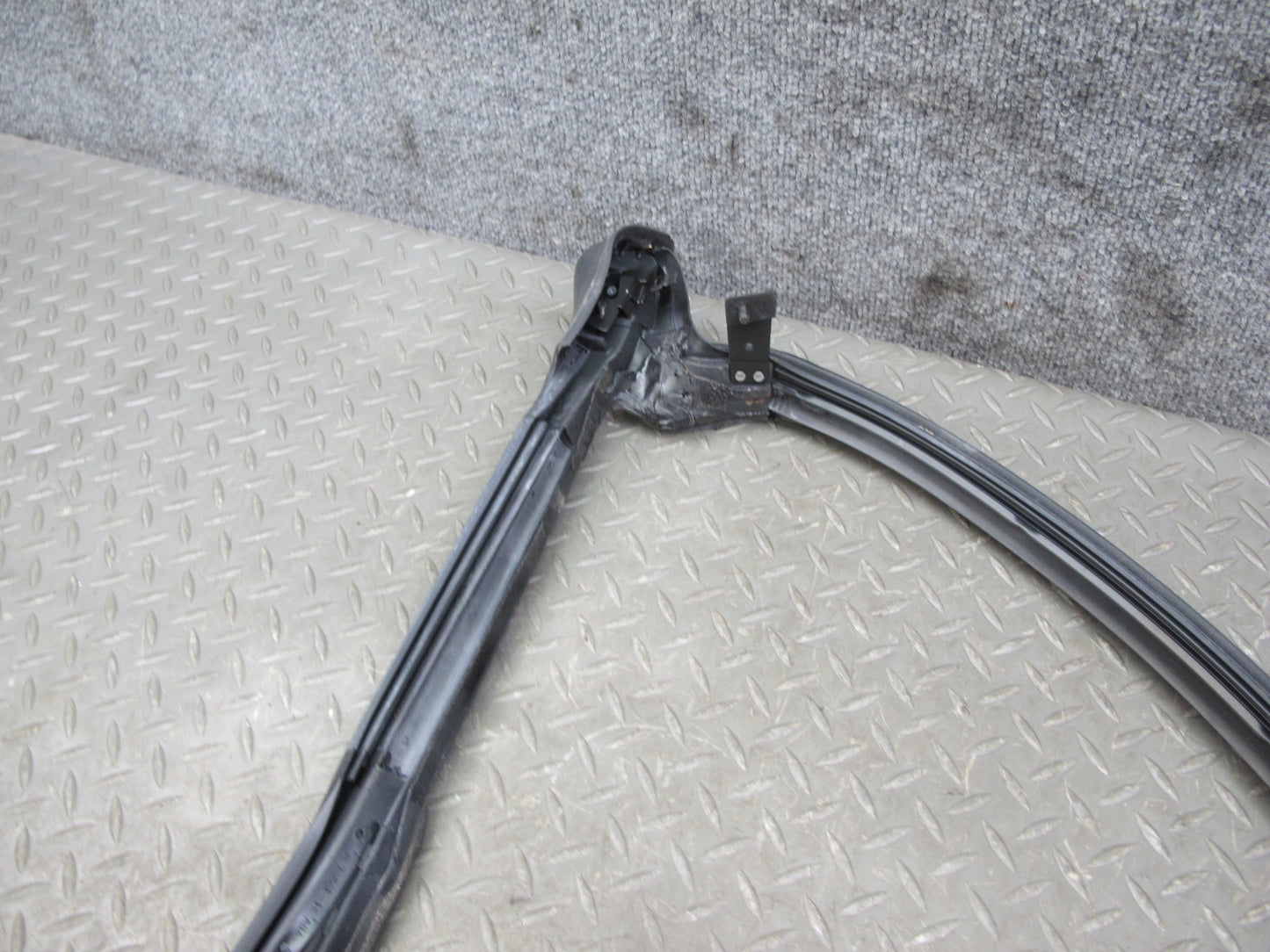 10-19 Nissan 370Z Convertible Windshield LET & Right Door Weatherstrip Set OEM