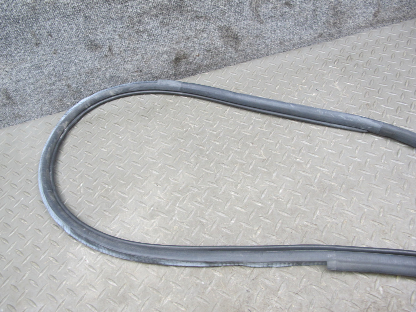 10-19 Nissan 370Z Convertible Windshield LET & Right Door Weatherstrip Set OEM