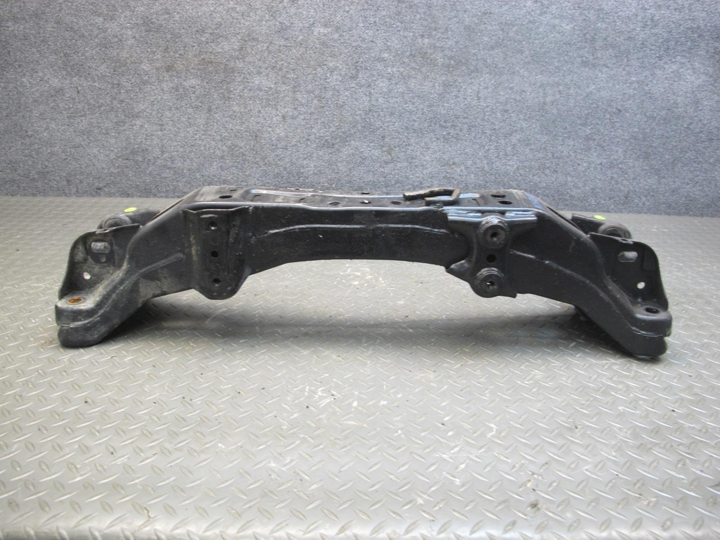 01-05 Lexus JCE10L IS300 Front Suspension Crossmember Sub Frame Subframe OEM