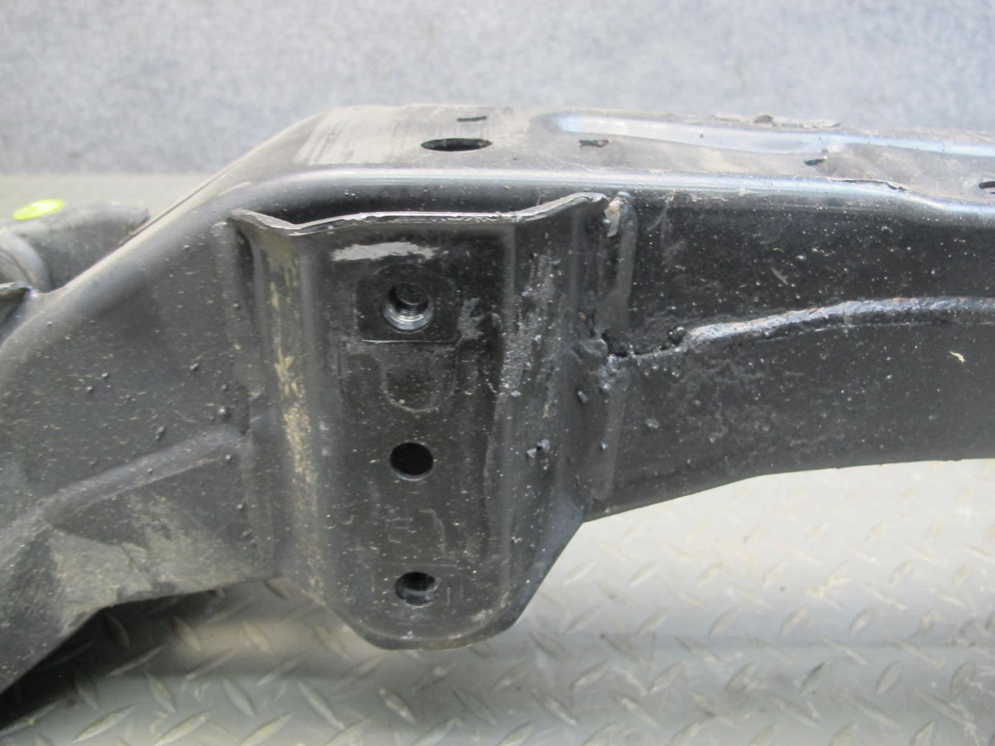 01-05 Lexus JCE10L IS300 Front Suspension Crossmember Sub Frame Subframe OEM