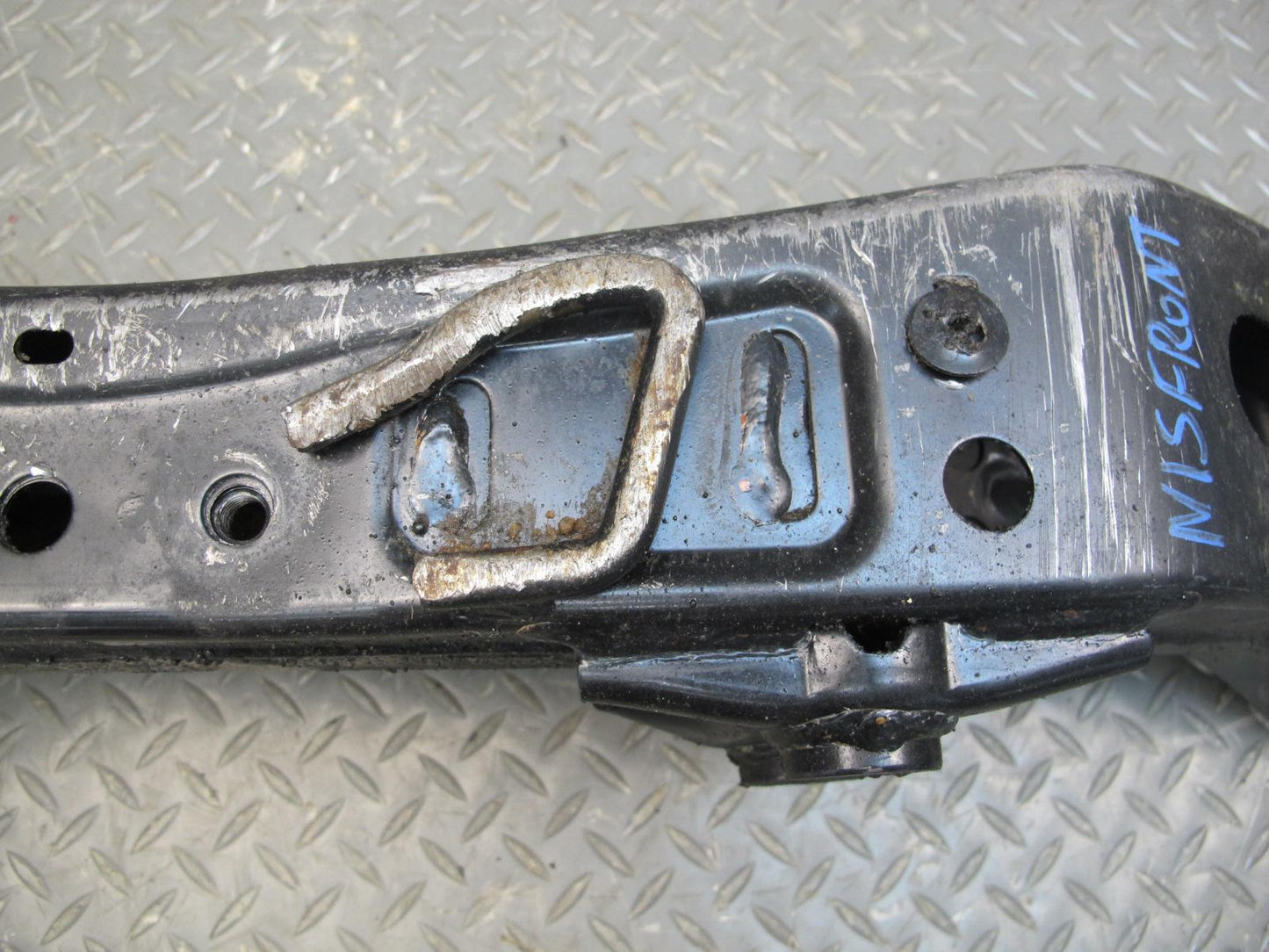 01-05 Lexus JCE10L IS300 Front Suspension Crossmember Sub Frame Subframe OEM
