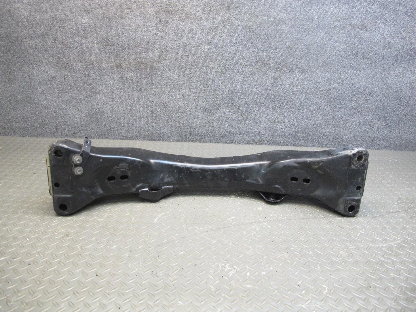 01-05 Lexus JCE10L IS300 Front Suspension Crossmember Sub Frame Subframe OEM