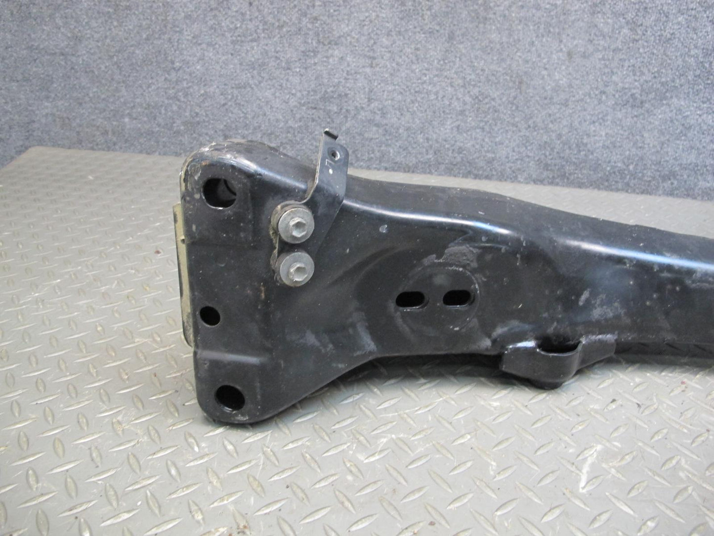 01-05 Lexus JCE10L IS300 Front Suspension Crossmember Sub Frame Subframe OEM