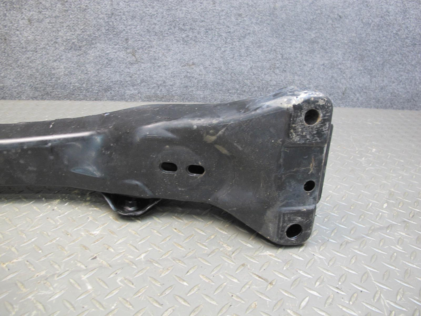 01-05 Lexus JCE10L IS300 Front Suspension Crossmember Sub Frame Subframe OEM