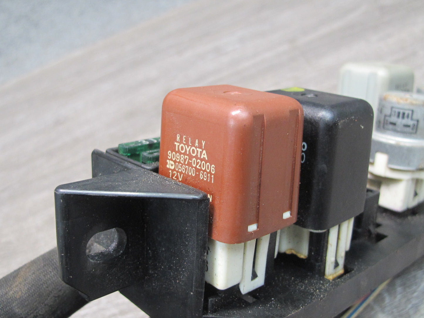 85-86 Toyota MR2 AW15 4AGELC Under Hood Relay Fuse Box OEM