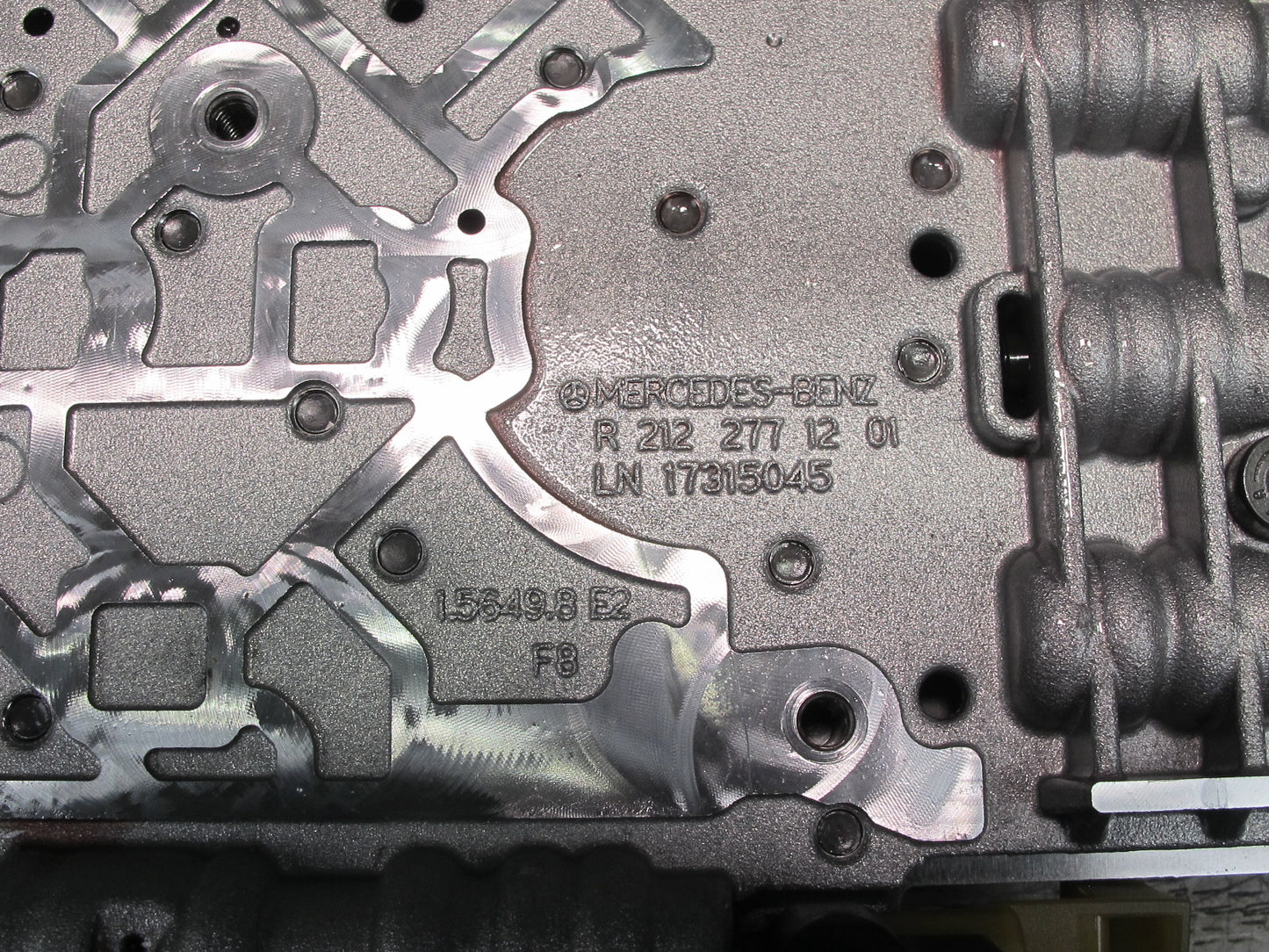 14-15 Mercedes X166 W166 722.9 Transmission Valve Body Mechatronic 2122771201