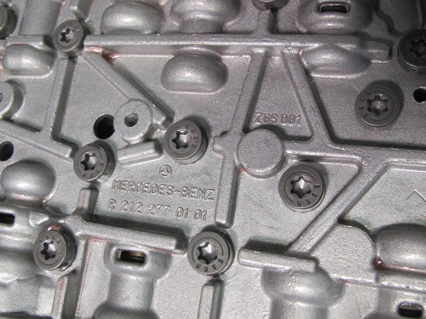 14-15 Mercedes X166 W166 722.9 Transmission Valve Body Mechatronic 2122771201