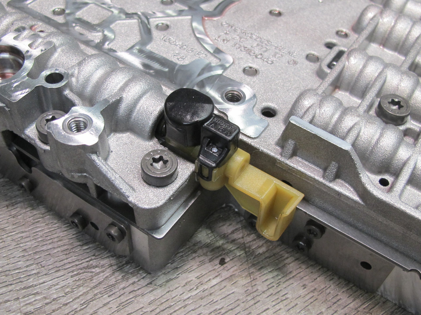 14-15 Mercedes X166 W166 722.9 Transmission Valve Body Mechatronic 2122771201