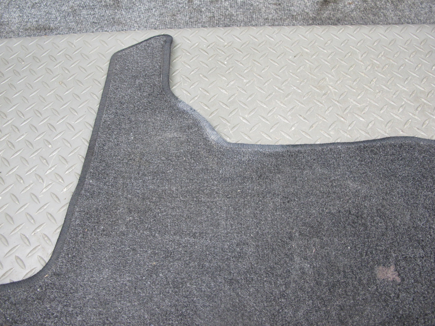 01-05 Lexus JCE10L IS300 Sedan Rear Trunk Floor MAT Carpet Cover OEM