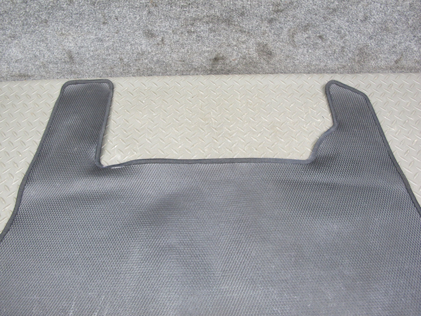 01-05 Lexus JCE10L IS300 Sedan Rear Trunk Floor MAT Carpet Cover OEM