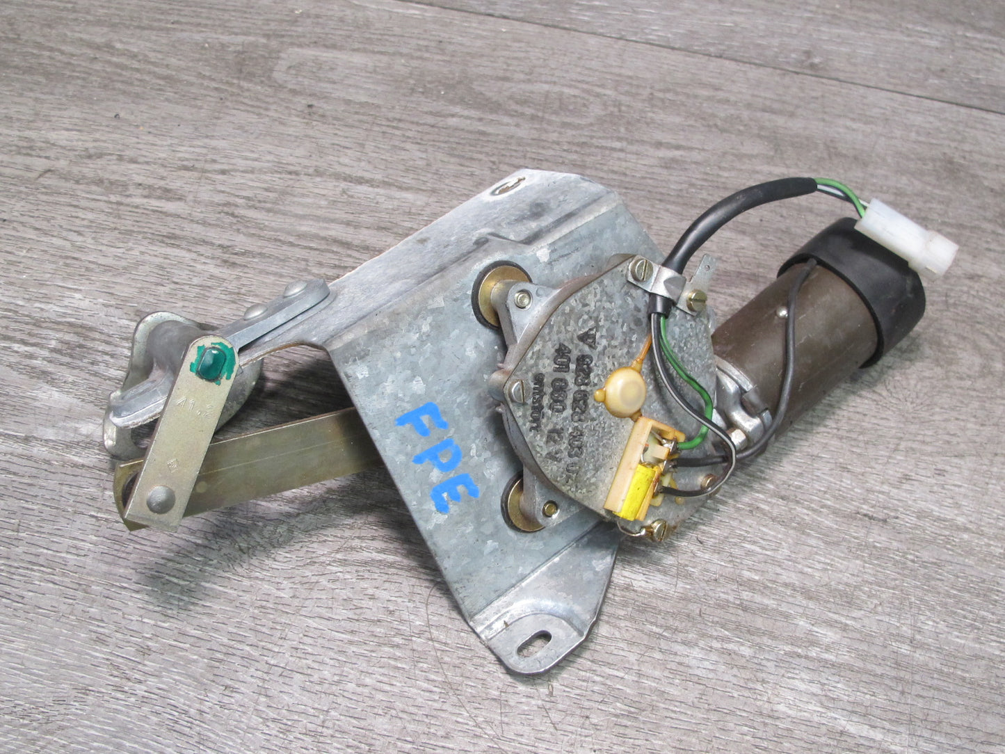 1983-1991 Porsche 928 S Rear Hatch Tail Gate Wiper Window Motor 92862840302