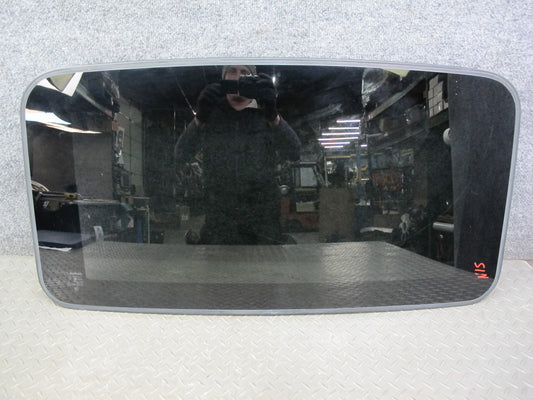 01-05 Lexus JCE10L IS300 Sunroof Moonroof Glass Window Panel OEM