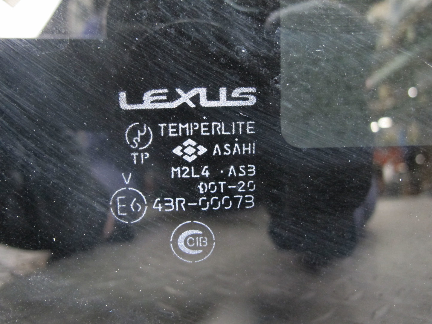 01-05 Lexus JCE10L IS300 Sunroof Moonroof Glass Window Panel OEM