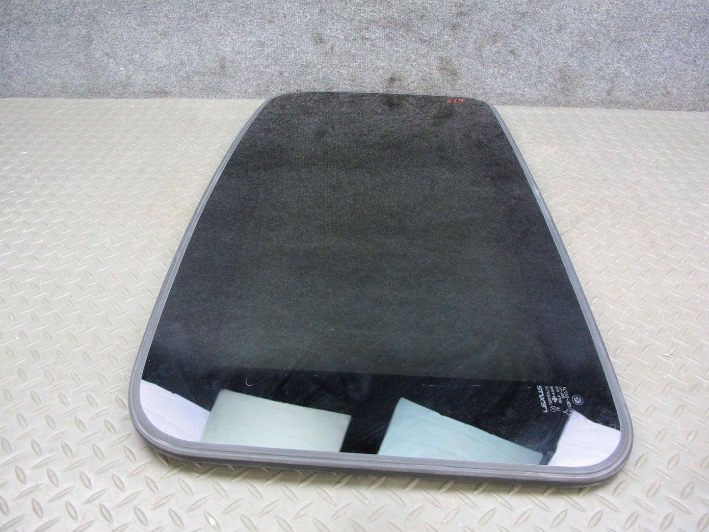 01-05 Lexus JCE10L IS300 Sunroof Moonroof Glass Window Panel OEM