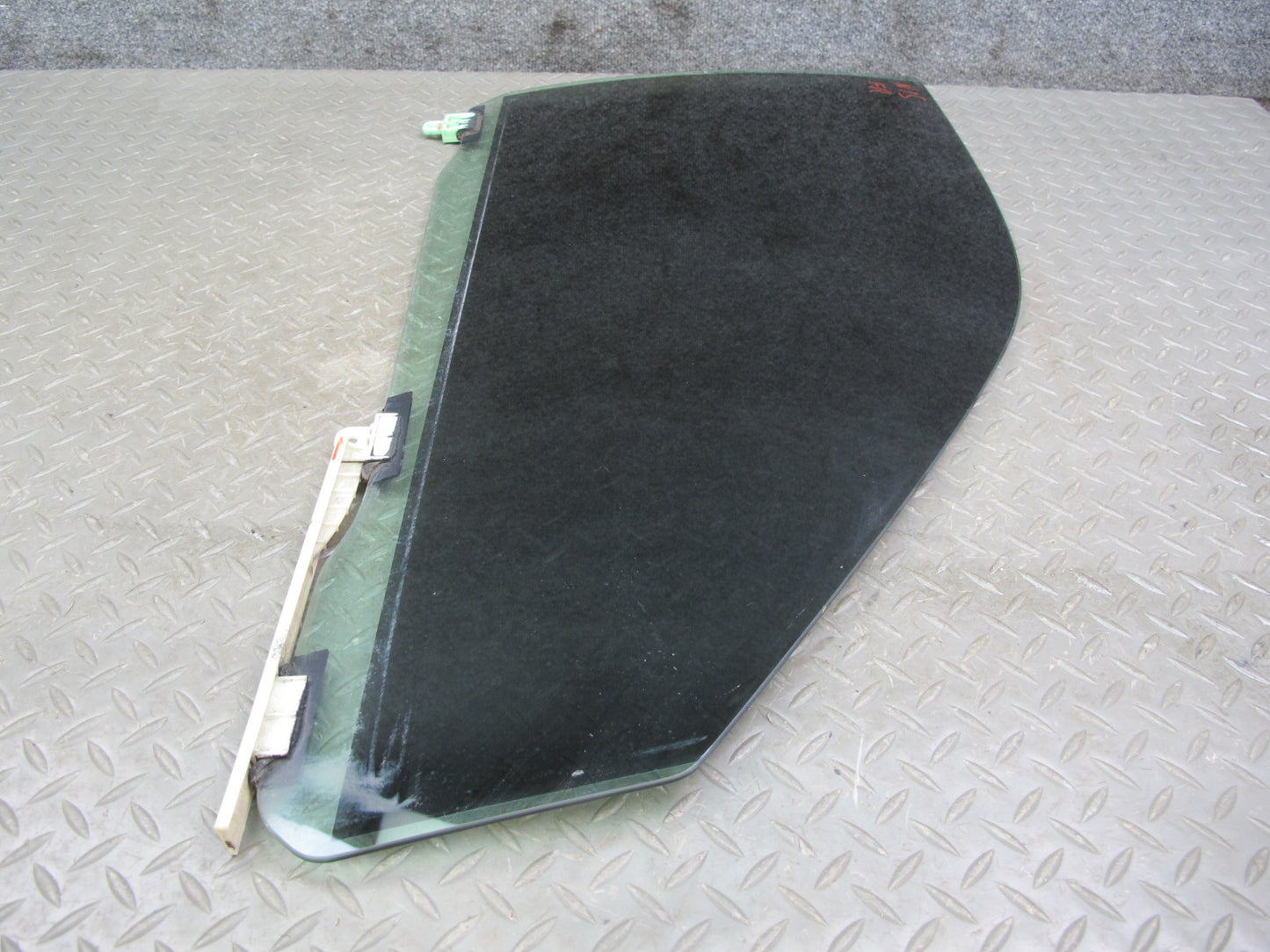 01-03 Lexus JCE10L IS300 Front Right Passenger Door Glass Window OEM