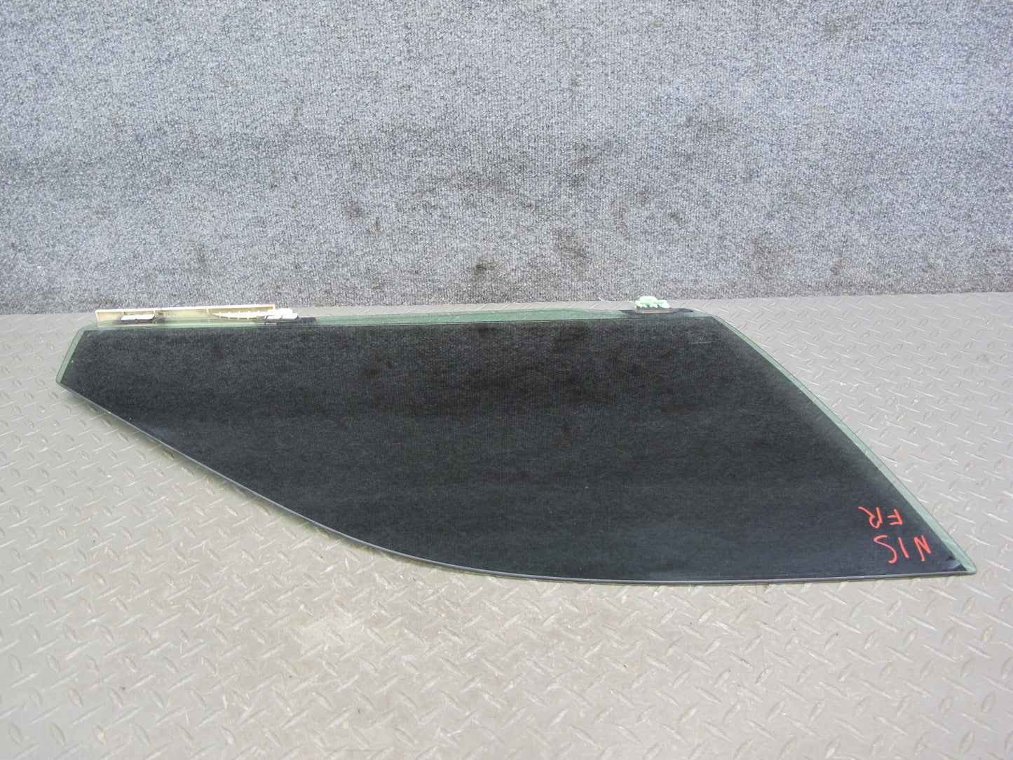 01-03 Lexus JCE10L IS300 Front Right Passenger Door Glass Window OEM