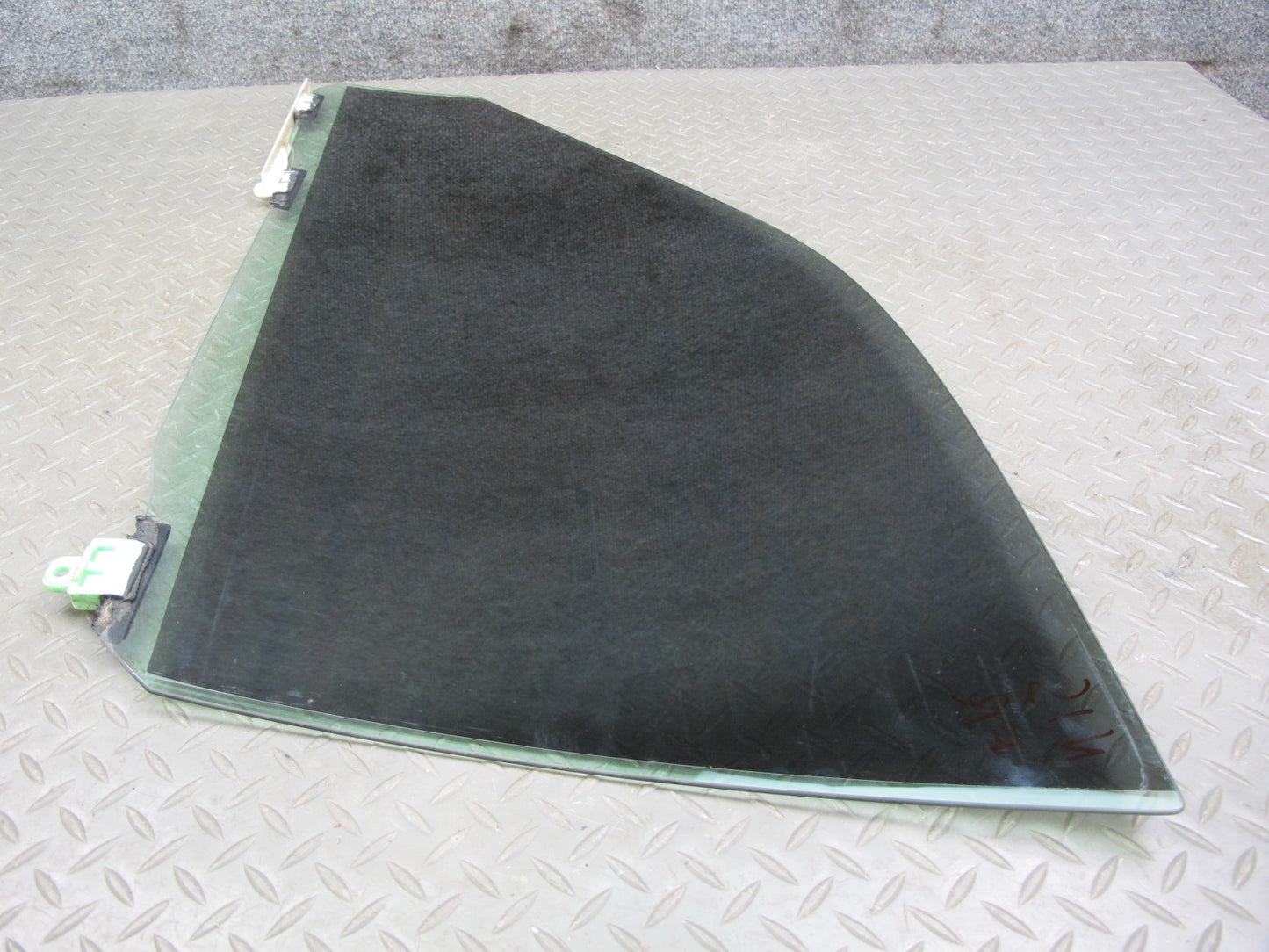 01-03 Lexus JCE10L IS300 Front Right Passenger Door Glass Window OEM