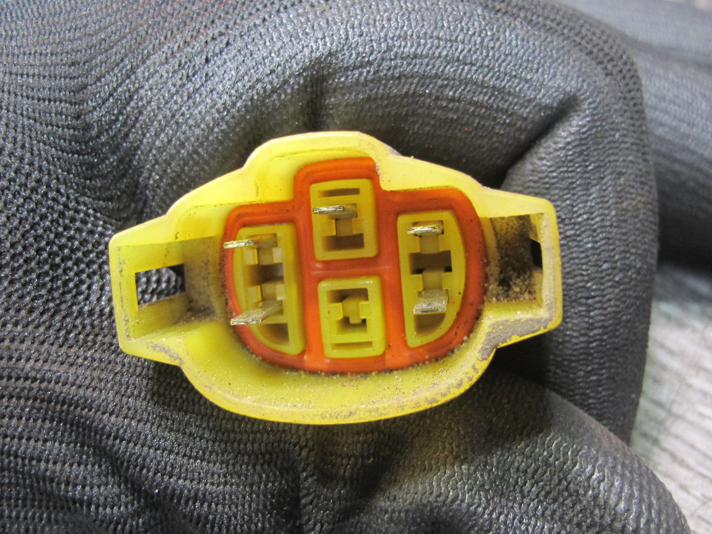 86-91 Mazda RX7 FC3S Fuel Injector Resistor 079960-0150 OEM