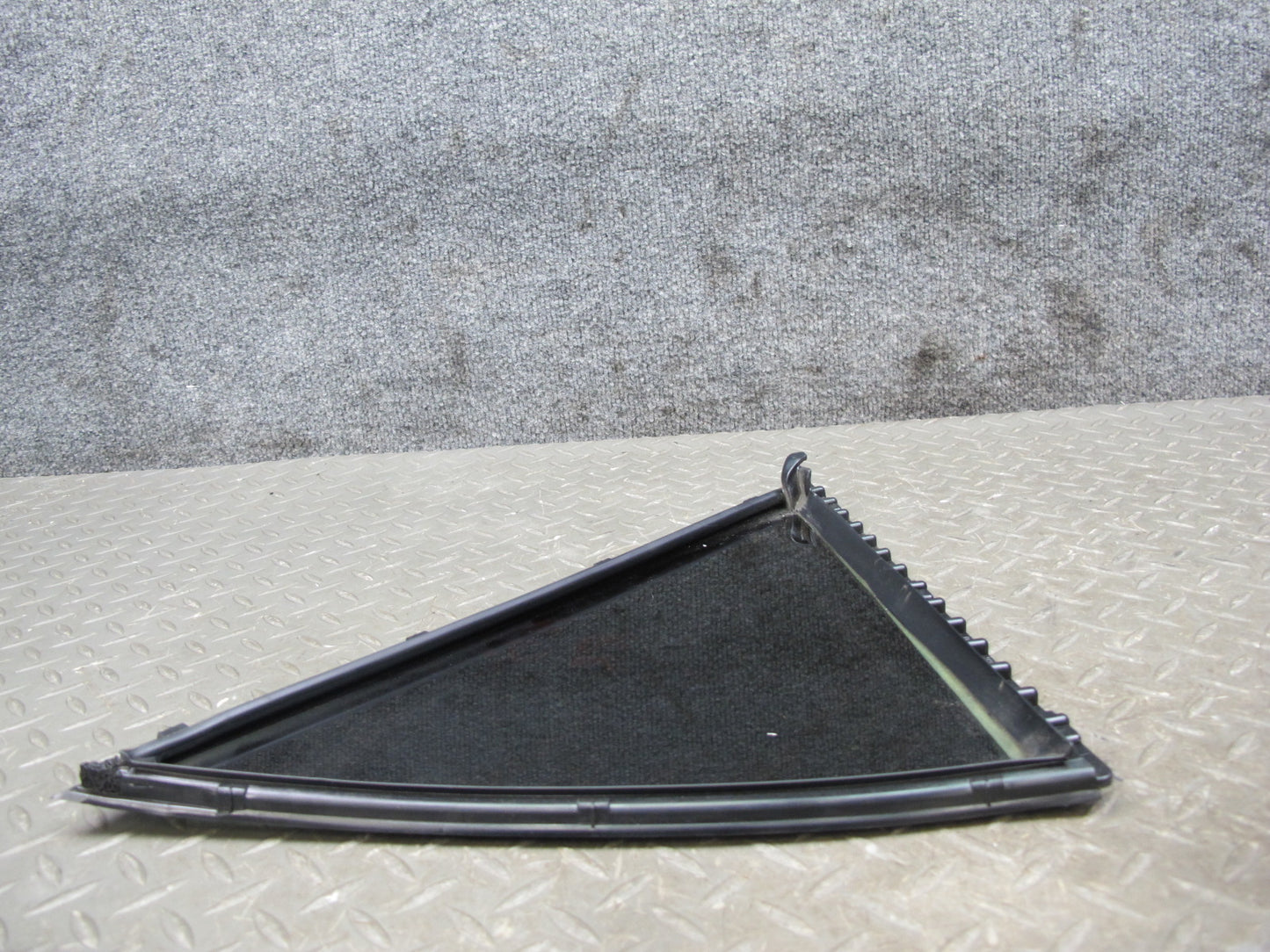 01-05 Lexus JCE10L IS300 Sedan Rear Right Door Quarter Glass Window OEM