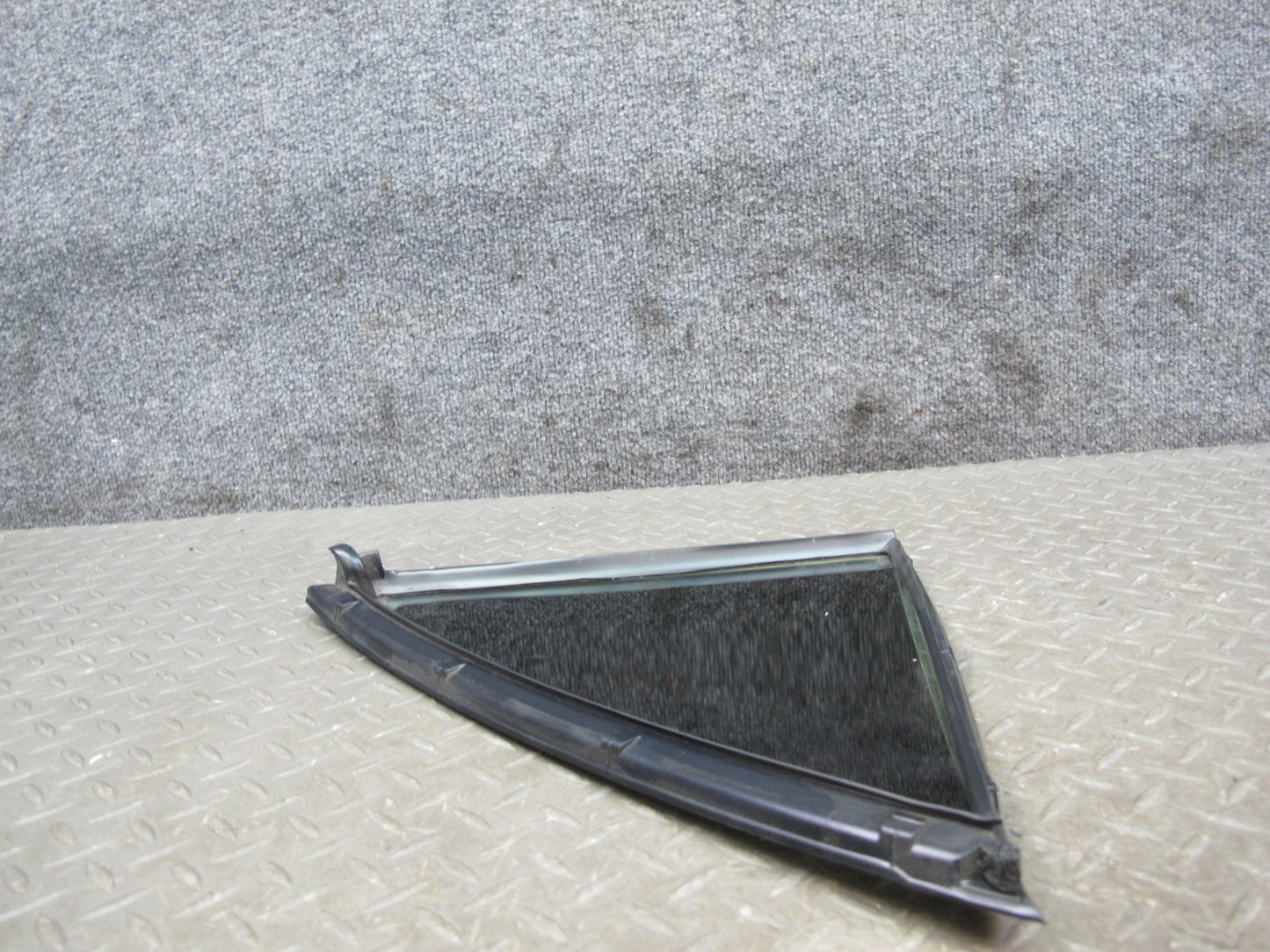 01-05 Lexus JCE10L IS300 Sedan Rear Right Door Quarter Glass Window OEM
