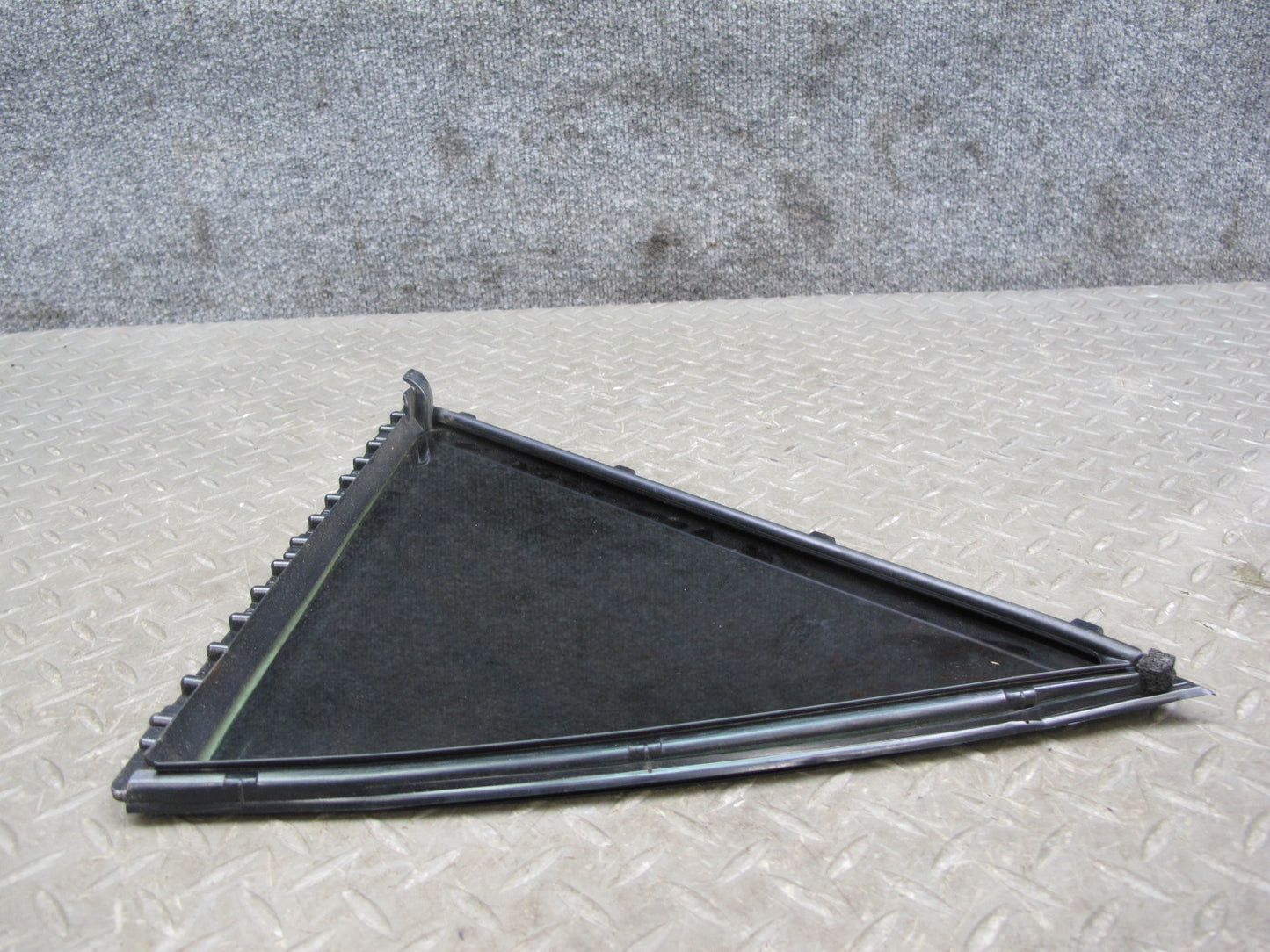 01-05 Lexus JCE10L IS300 Sedan Rear Left Door Quarter Glass Window OEM