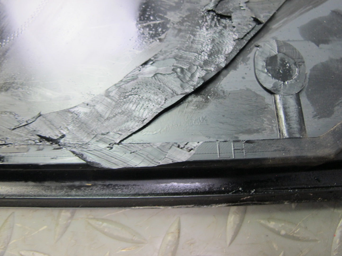 2011-2017 Infiniti QX56 QX80 Rear Left Driver Side Quarter Glass Window