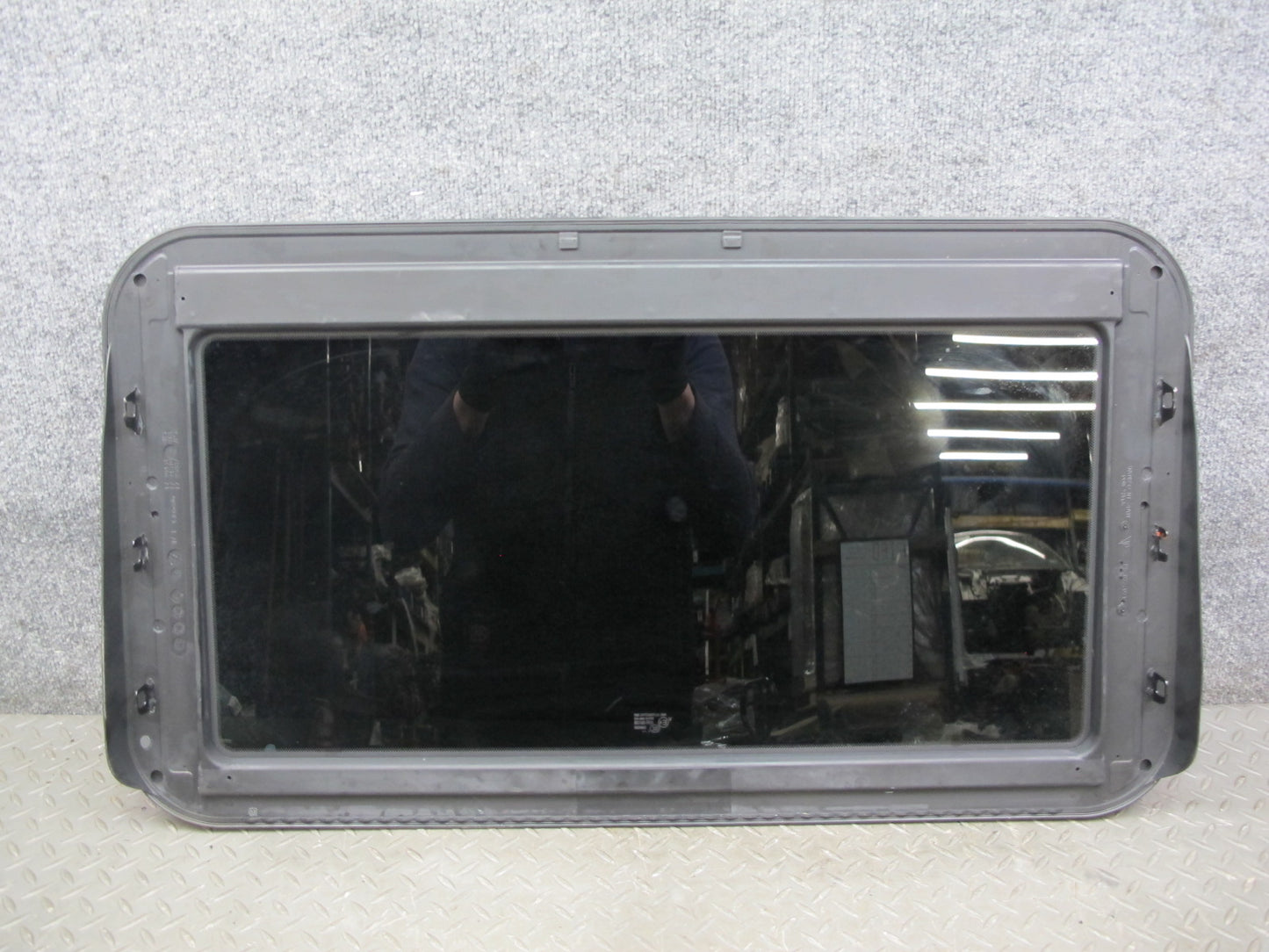 2011-2018 Porsche Cayenne 958 Upper Sunroof Moon Roof Window Glass 7P5877071