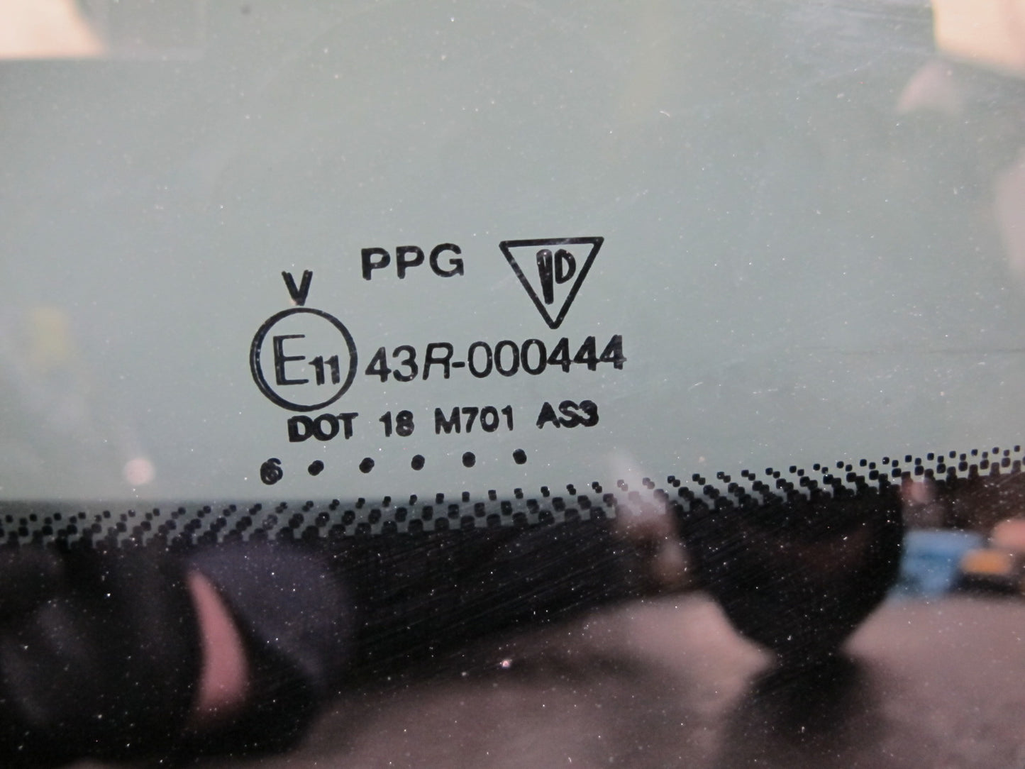 2005-2010 Porsche Cayenne 955 Center Middle Panoramic Roof Glass