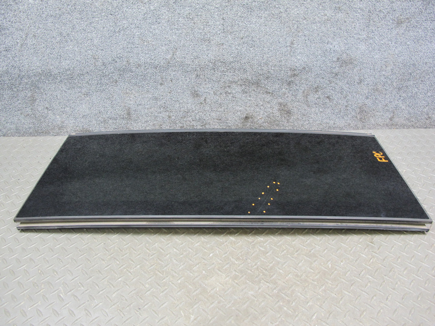 2005-2010 Porsche Cayenne 955 Center Middle Panoramic Roof Glass