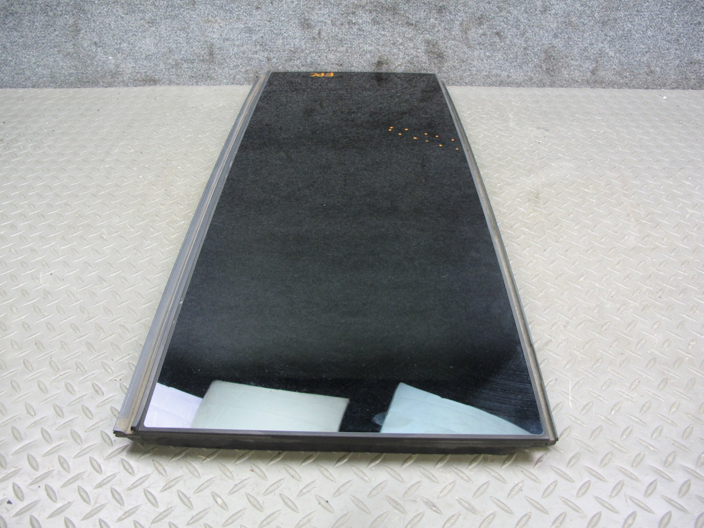 2005-2010 Porsche Cayenne 955 Center Middle Panoramic Roof Glass