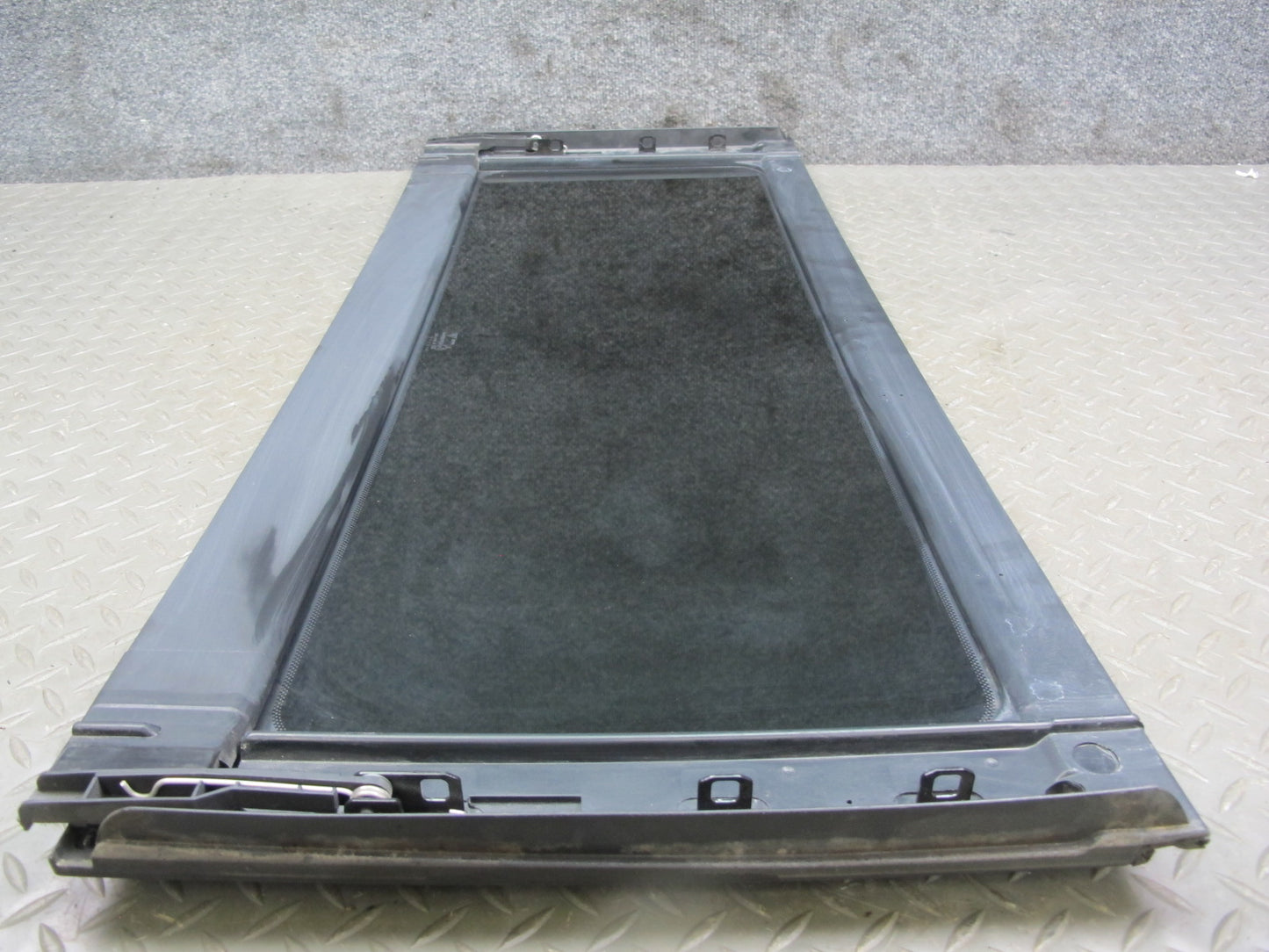 2005-2010 Porsche Cayenne 955 Center Middle Panoramic Roof Glass