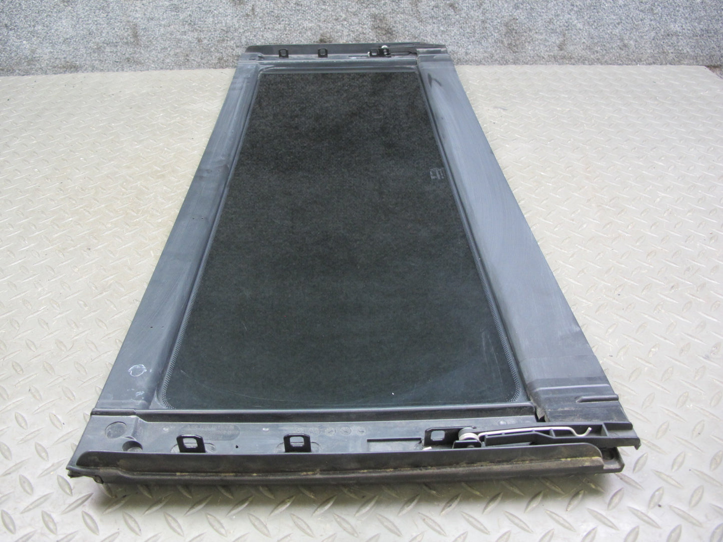 2005-2010 Porsche Cayenne 955 Center Middle Panoramic Roof Glass