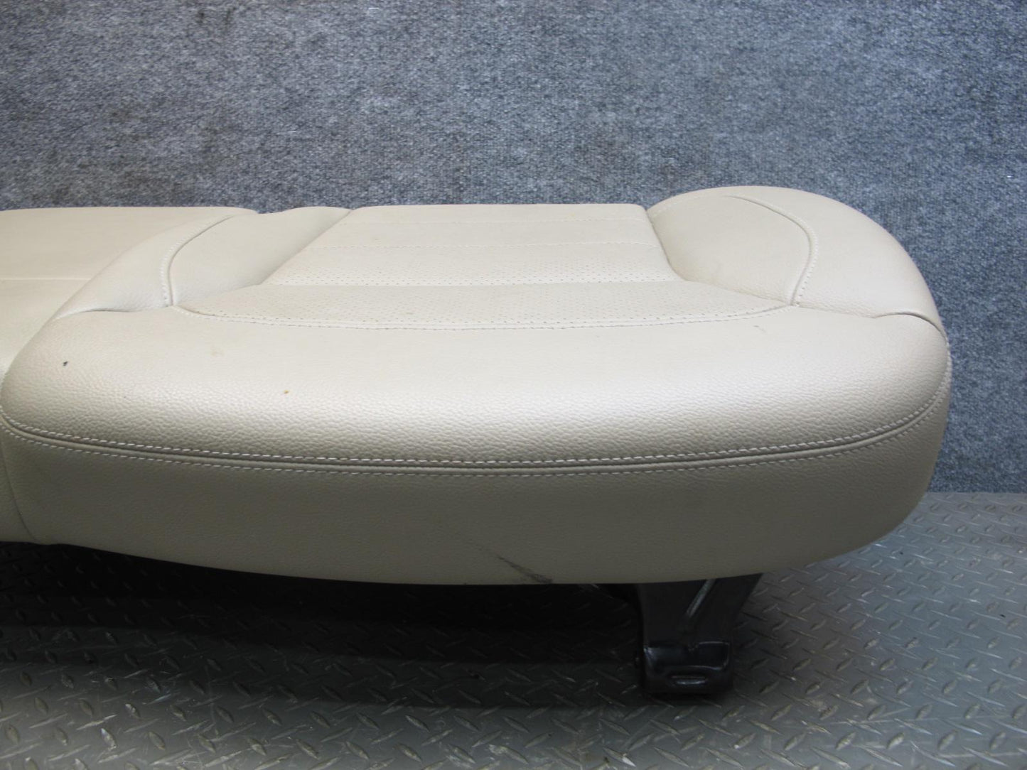 2012-2019 Mercedes W166 ML GLE Rear Left 2ND ROW Seat Lower Leather Cushion